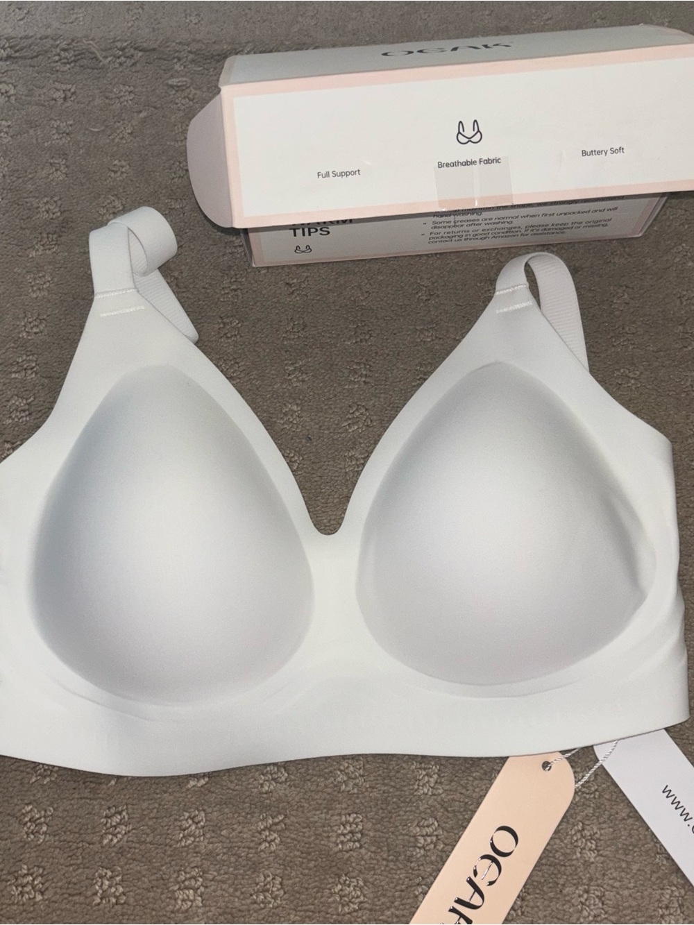 OGAN Seamless Soft-Cup Wireless Bra in White